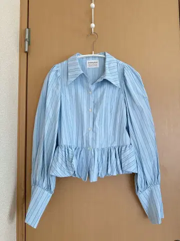 monepine 모네피네 페플럼 벌룬 셔츠