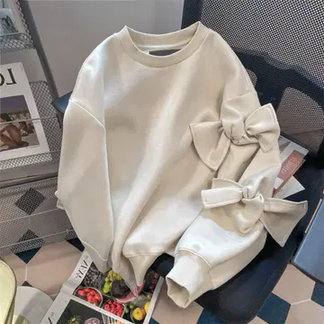리본 포함 오버 사이즈 트레이닝복 크림색