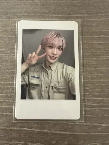 아이돌 사진 피스 사인