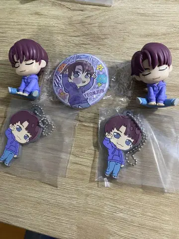 YEONJUN 피규어 키링 배지 세트