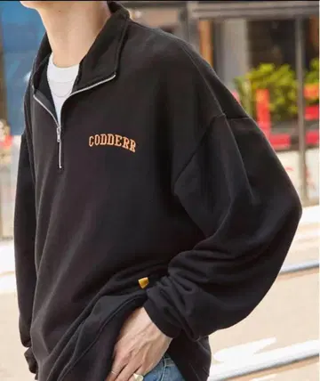 모노마트 CODDERR 하프 지퍼 빅 실루엣 맨투맨 M