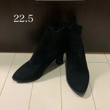 새상품급 숏부츠 블랙 힐 블랙 스웨이드 22.5cm