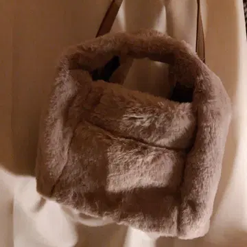 퍼 백 코코아 브라운 미색