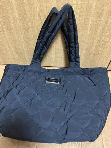 MARC JACOBS 블랙 퀼팅 토트백