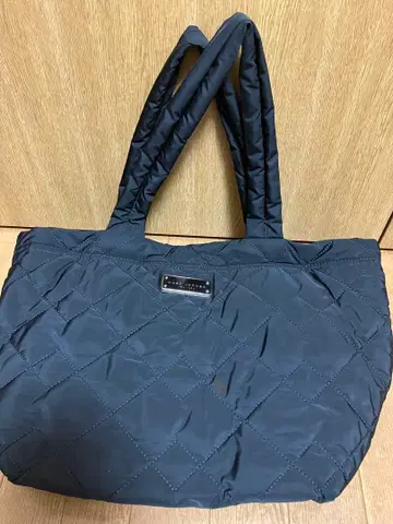 MARC JACOBS 블랙 퀼팅 토트백