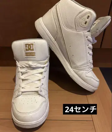 배송비 포함 DC 화이트 하이컷 스니커즈 24cm