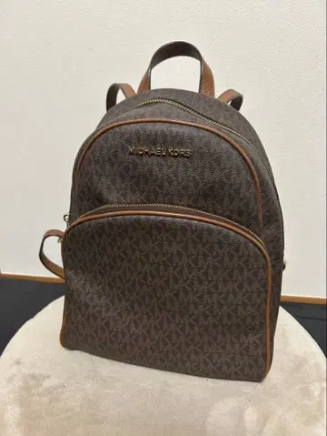 MICHAEL KORS 브라운 백팩