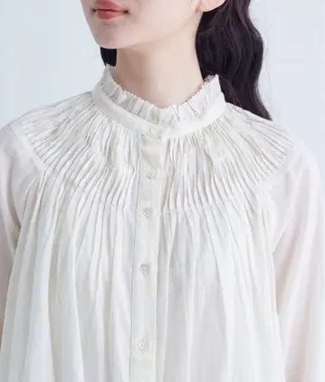 [ 미사용 ] 아두이트리스테스 블라우스 긴팔 면 아이보리 턱