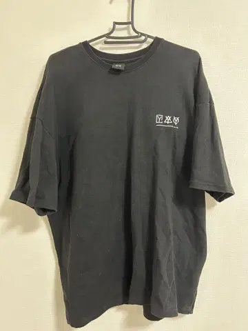 2020 봄/여름 컬렉션 T셔츠 블랙 OY