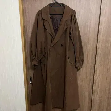 브라운 트렌치코트