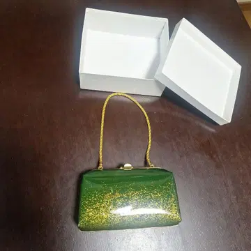 그린 컬러 글리터 클러치백