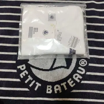 택 포함 새상품 PETIT BATEAU 화이트 반팔 T셔츠 크루넥 S