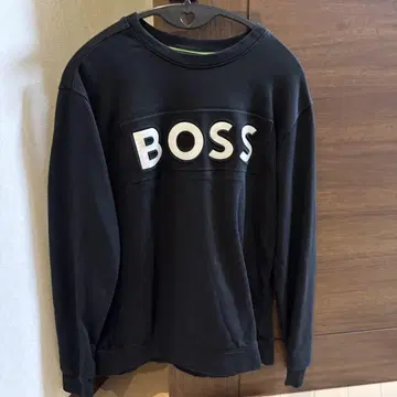 BOSS 블랙 트레이닝복 M 사이즈