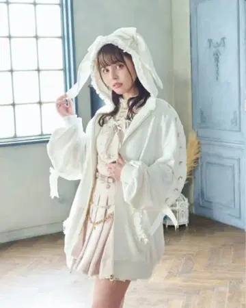 LIZLISA 리즈리사 토끼 귀 레이스업 슬리브 후드티