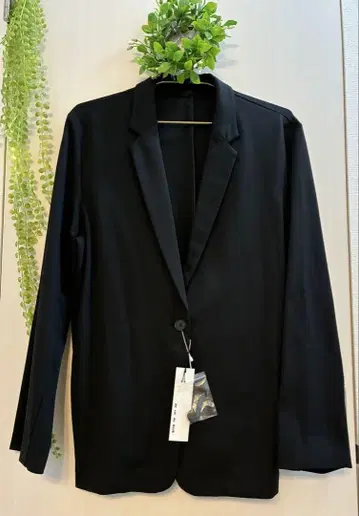가격 인하 택 포함 새상품 앙리크 오르브 블랙 테일러드 자켓 M