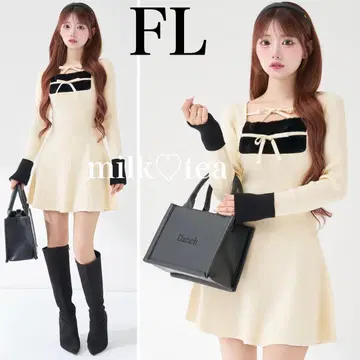 택 포함 새상품 다리치 리본 퍼 플레어 니트 미니 원피스 아이보리 FL
