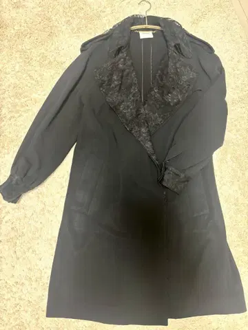 MOSCHINO 블랙 레이스 트렌치코트