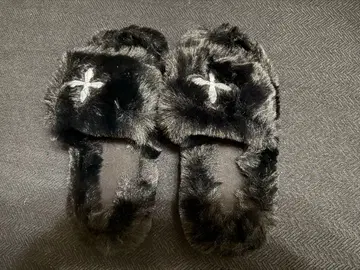 퍼 샌들 블랙 크로스 자수