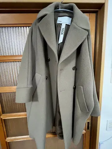 TICCA 베이지 더블 브레스트 코트