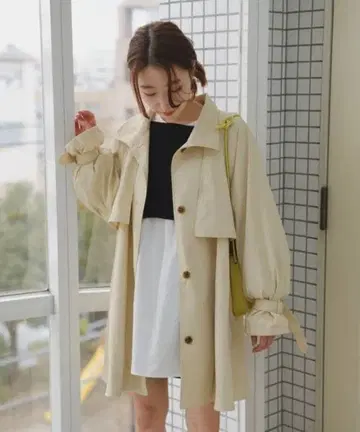 백 개더 트렌치코트 카스타네