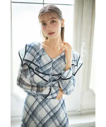 허리 리본 포함 빅 칼라 체크 플리츠 원피스 새상품