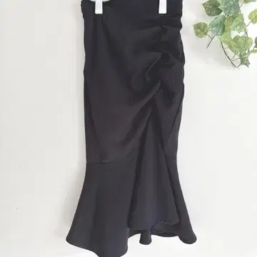 BARNAHAN 플레어 스커트 블랙 드레이프 디자인 프리