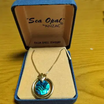 Sea Opal 파우아쉘 목걸이