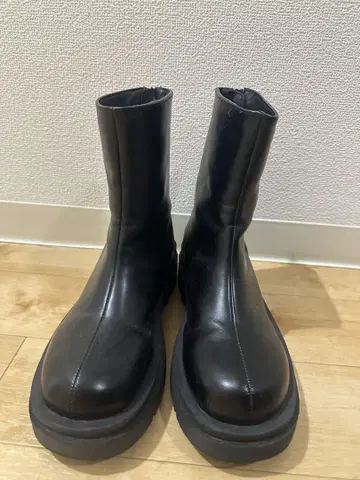 블랙 통굽 부츠 지퍼 포함