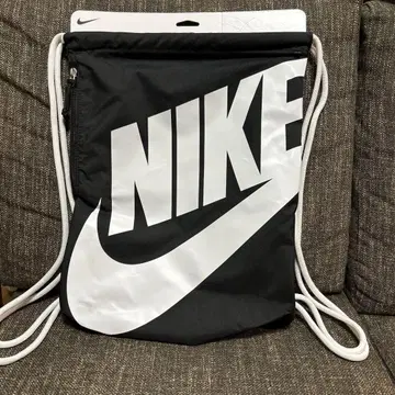 미사용 새상품 NIKE 블랙 냅색