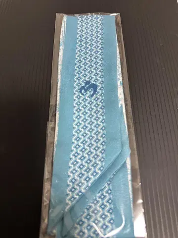 MGA 랜드마크 인 하라주쿠 스카프