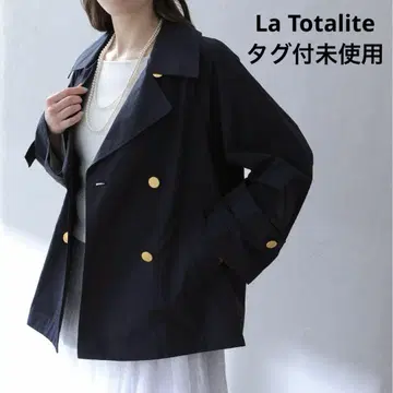 미사용 새상품 La Totalite 라이트 숏코트