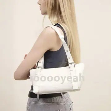 Stand oil 화이트 숄더백