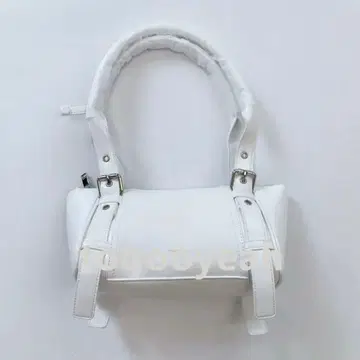 Stand oil 화이트 숄더백