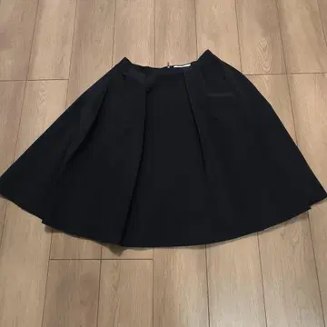 FOXEY 네이비 스커트