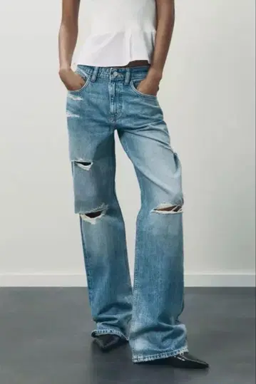 ZARA TRF 데미지 가공 미드 라이즈 배기 데님 팬츠