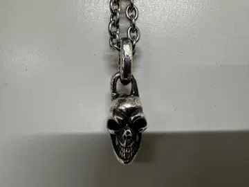 가보르 타입 스컬 디자인 목걸이