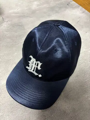 LMC GOTHIC SATIN 6PANEL 새틴 캡 네이비