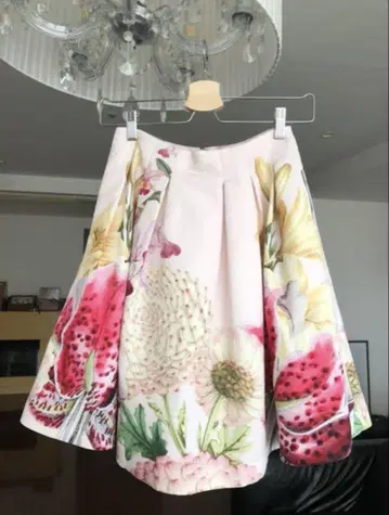 배송비 포함 Ted Baker 테드베이커 꽃무늬 스커트