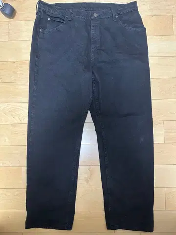 Wrangler 블랙 스트레이트 청바지