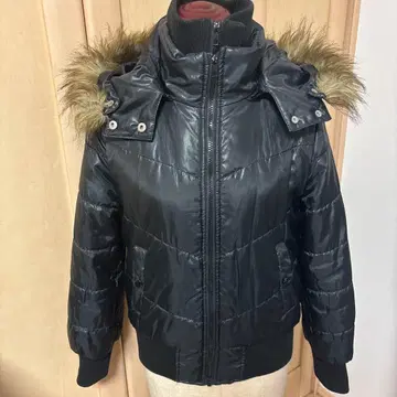 퍼 블랙 다운 재킷