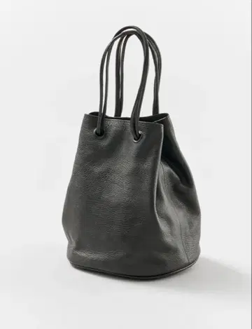 Oval lantern bag mini (Baby goat)