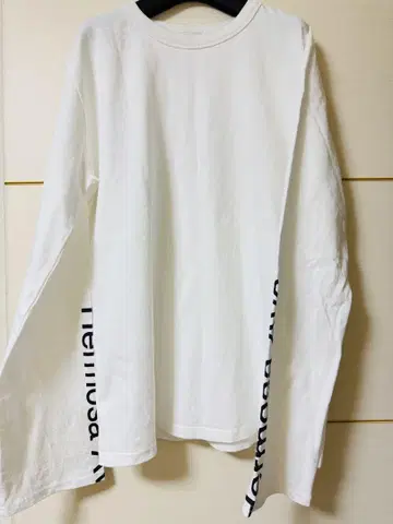 캐널진 긴팔 티셔츠