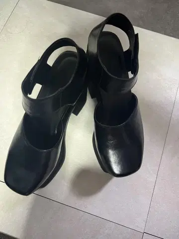 EMODA 블랙 오픈토 샌들 L