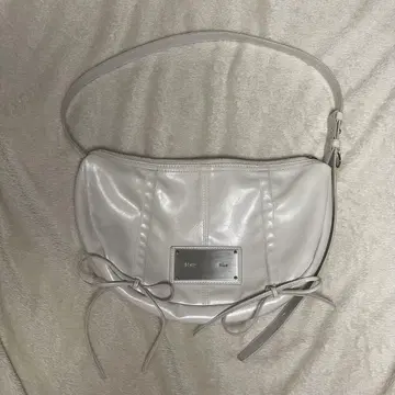 화이트 가죽 숄더백