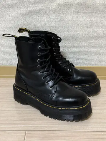 [새상품급] 닥터마틴 JADON 8홀 부츠 UK5 24cm