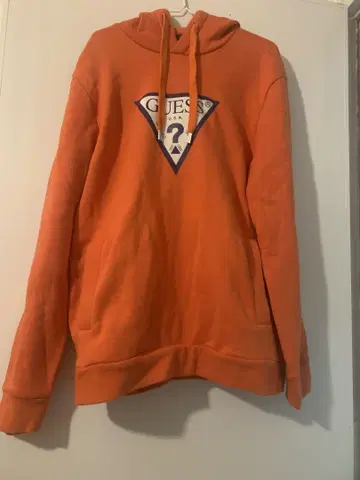 GUESS 오렌지 후드티