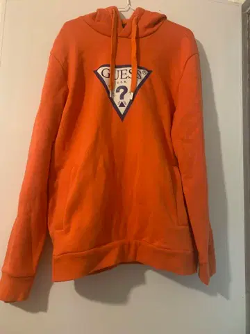 GUESS 오렌지 후드티