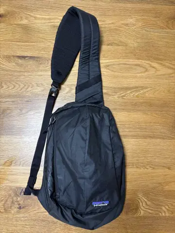 Patagonia 바디백 블랙