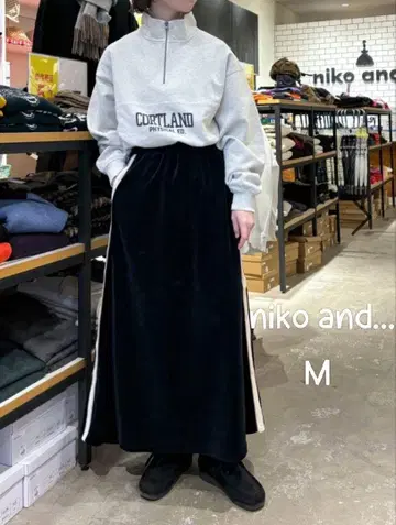 새상품 niko and - 모듬 레트로 디자인 하프 지퍼 풀오버 M