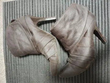 다크 브라운 가죽 부츠 하이힐